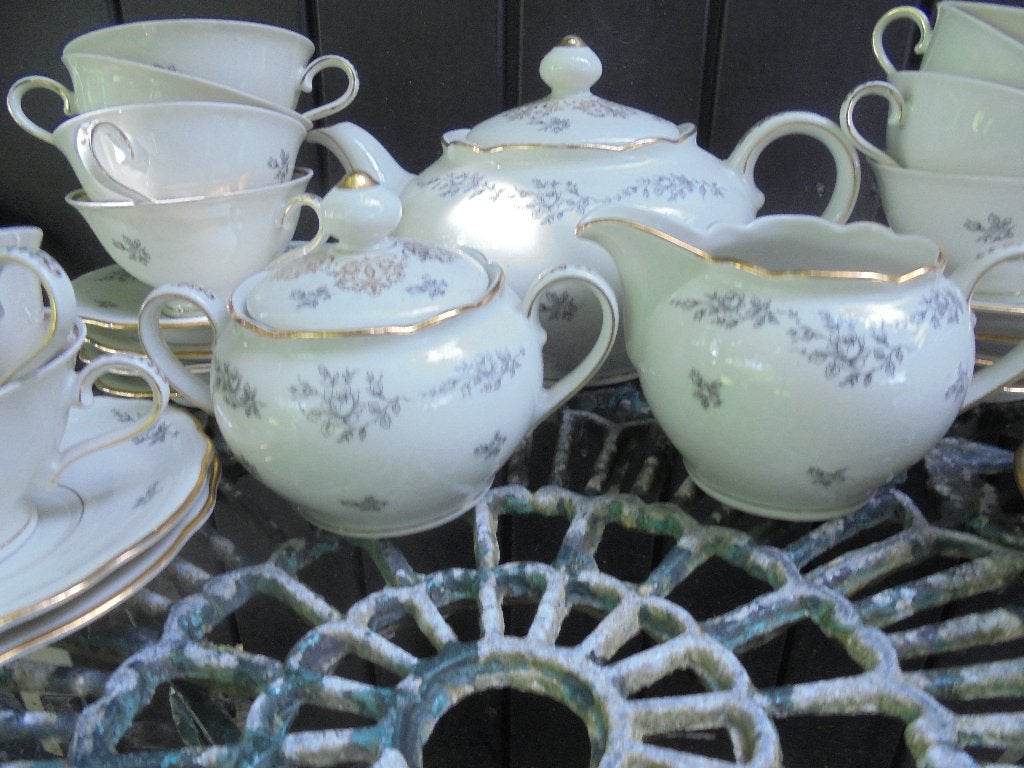 Foto 2 van Theeservies Winterling Bavaria grijze roosjes en goud deco