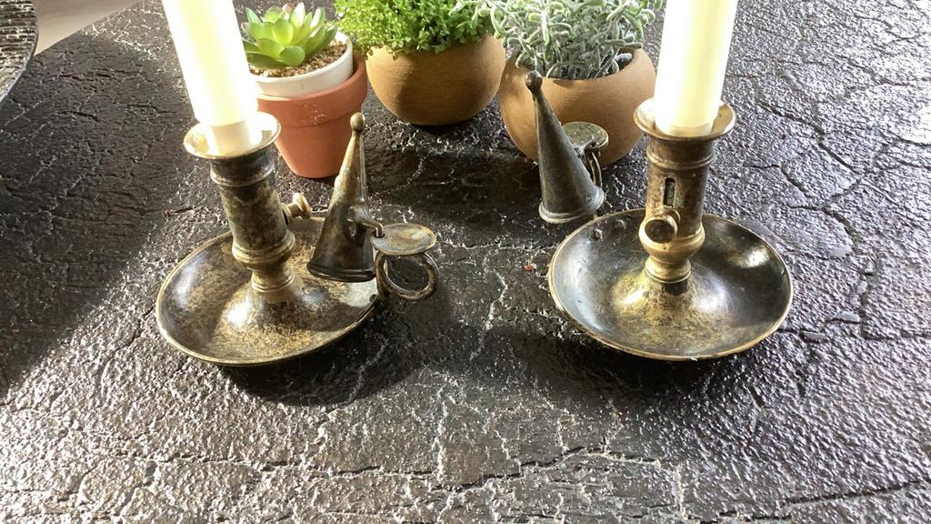 Antieke Kandelaar met Blaker en Kaarsendover, Ophalen of Verzenden, Koper of Brons