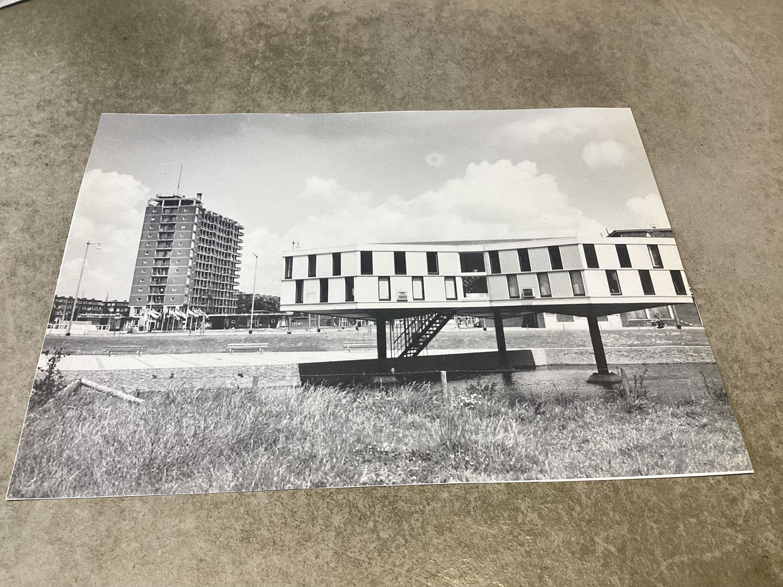 Rotterdam.   Zuidplein met voormalige bouwkeet van Bijenkorf, Ophalen of Verzenden, Zuid-Holland
