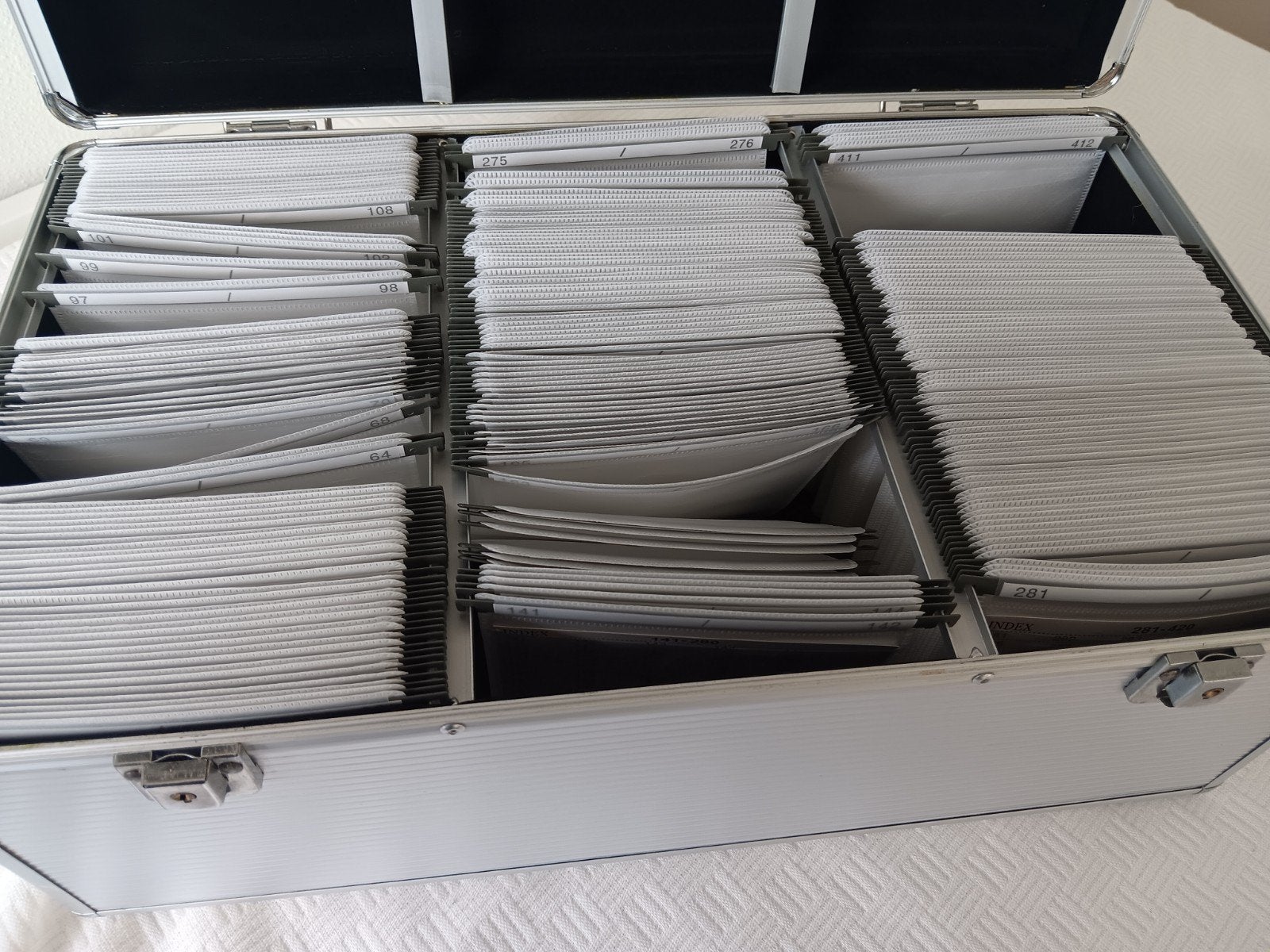 Aluminium CD koffer - Zo goed als nieuw, Ophalen, Overige materialen, 150 discs of meer, Zo goed als nieuw