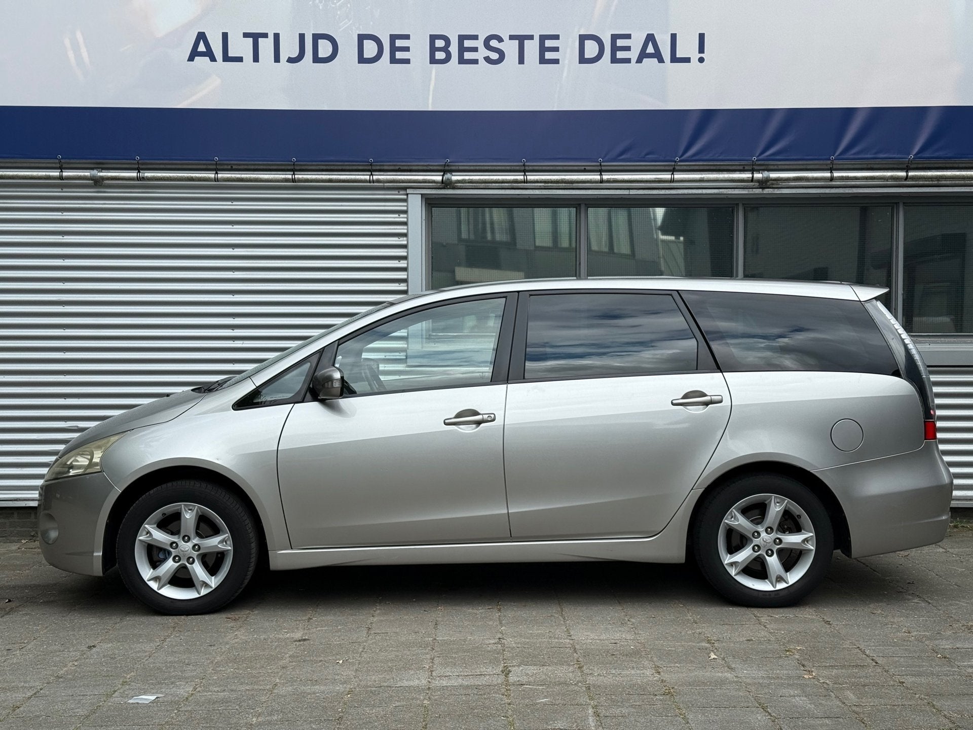 Mitsubishi Grandis 2.4-16V Intense 7persoons l Automaat l Xe, Auto's, Mitsubishi, Stof, Zwart, Automatische klimaatregeling, 7 stoelen