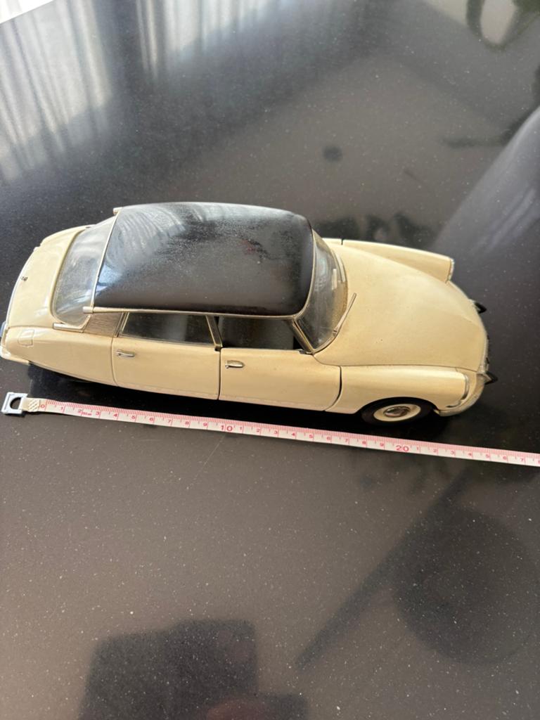 Modelauto Citroën DS19, Hobby en Vrije tijd, Modelauto's | 1:43, Ophalen of Verzenden, Gebruikt, Auto, Overige merken