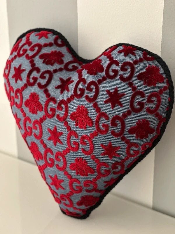 Gucci Red Heart Jacquard Kussen, Huis en Inrichting, Ophalen, Overige merken, Vierkant, Zo goed als nieuw