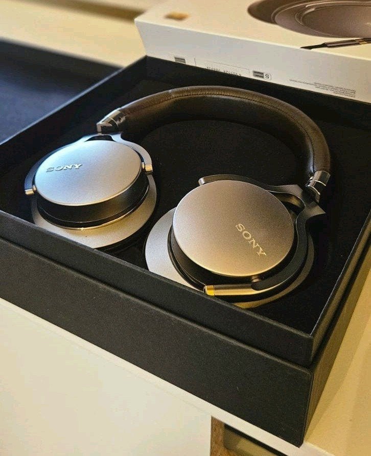 Sony MDR-1A Hi-Res Audio Koptelefoon met kabels en softcase