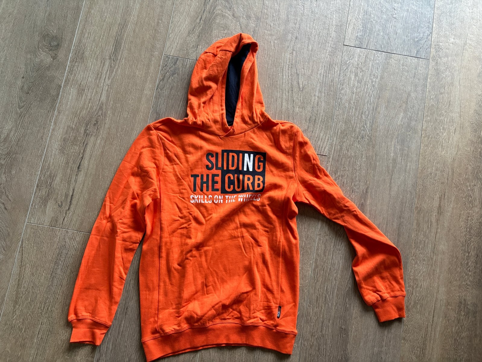 WE Kids Hoodie Oranje Maat 170/176 Nieuw met kaartje, Kinderen en Baby's, Kinderkleding | Maat 170, Ophalen of Verzenden, Nieuw