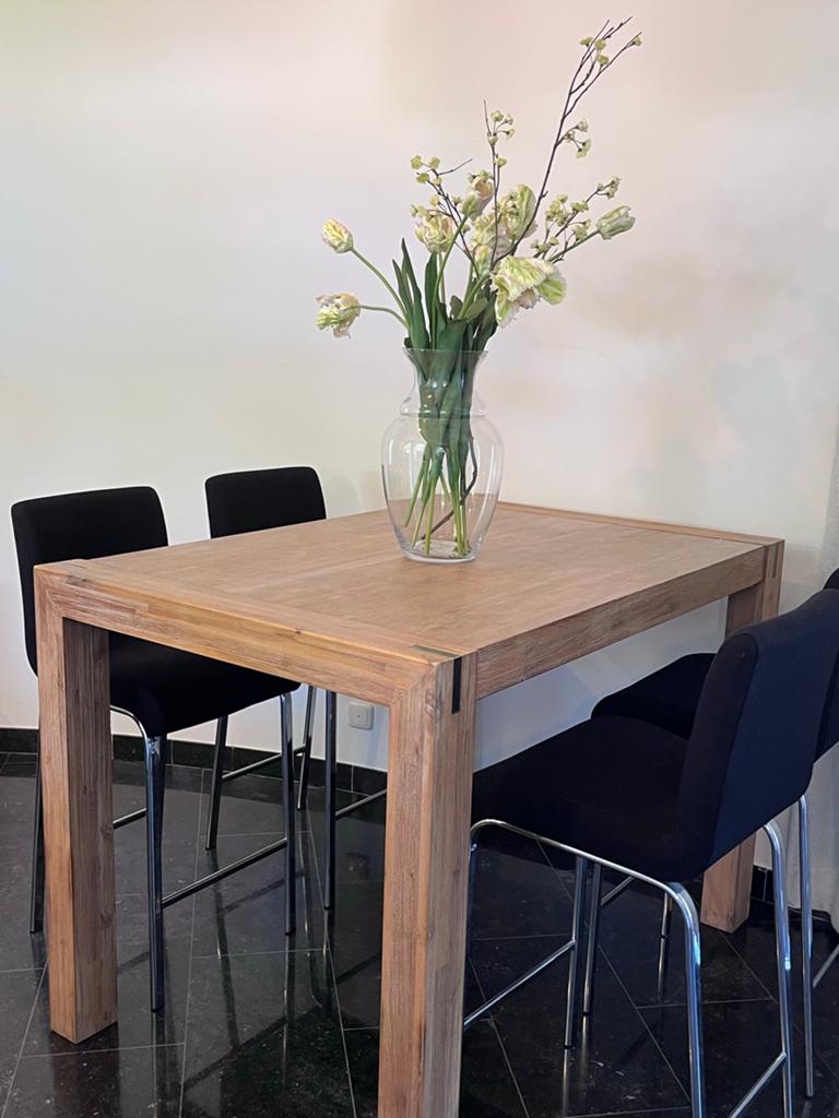 Houten eetkamer- of bartafel met 4 barstoelen | Sijben Wonen, Ophalen, Gebruikt, 100 tot 150 cm, 50 tot 100 cm