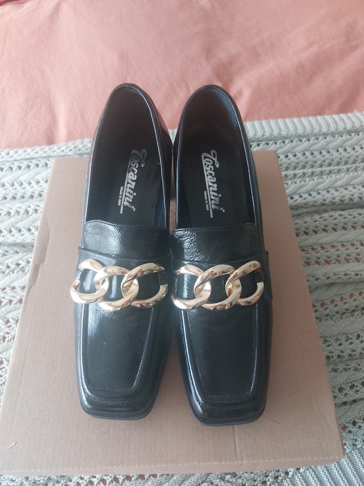 Zwarte Toscanini loafers met gouden ketting, maat 40, Toscanini, Ophalen of Verzenden, Zo goed als nieuw, Instappers