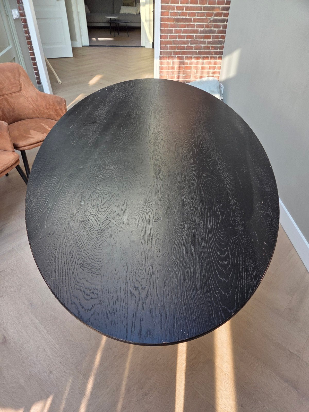 Zwarte ovale eettafel met gebruiksporen, Ophalen, Gebruikt