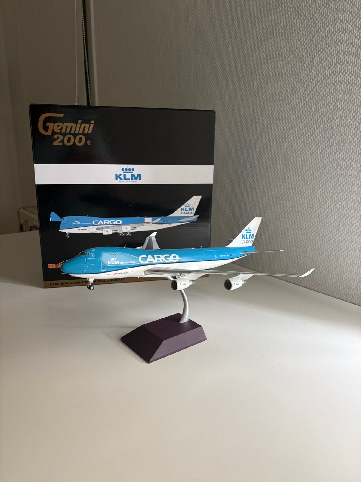 KLM Cargo B747-400F 1:200 Geminijets interactive, Ophalen of Verzenden, Zo goed als nieuw, Schaalmodel