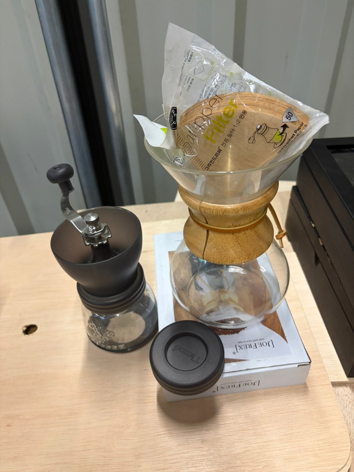 Complete Hario/JoeFrex pour-over koffieset + koffiemolen, Ophalen of Verzenden, Zo goed als nieuw