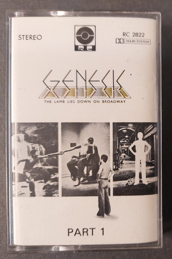 Genesis CASSETTE The Lamb Lies Down Singapore, Gebruikt, Verzenden, 1 bandje, Genesis