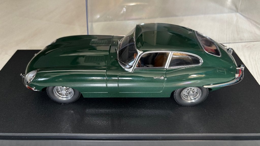 2x e-type 1:18 K&K, Ophalen of Verzenden, Zo goed als nieuw, Auto, Overige merken