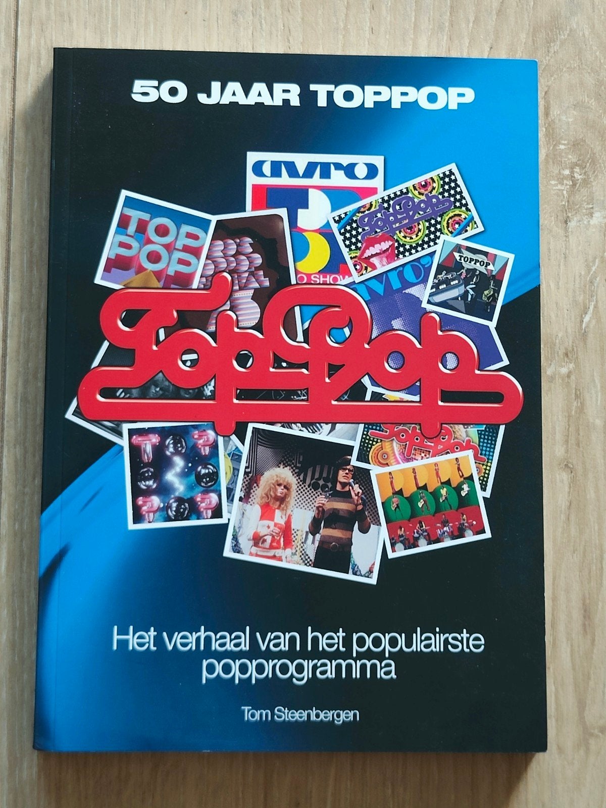 50 jaar Toppop: Het verhaal van het populaire popprogramma., Boeken, Ophalen of Verzenden, Zo goed als nieuw, Artiest