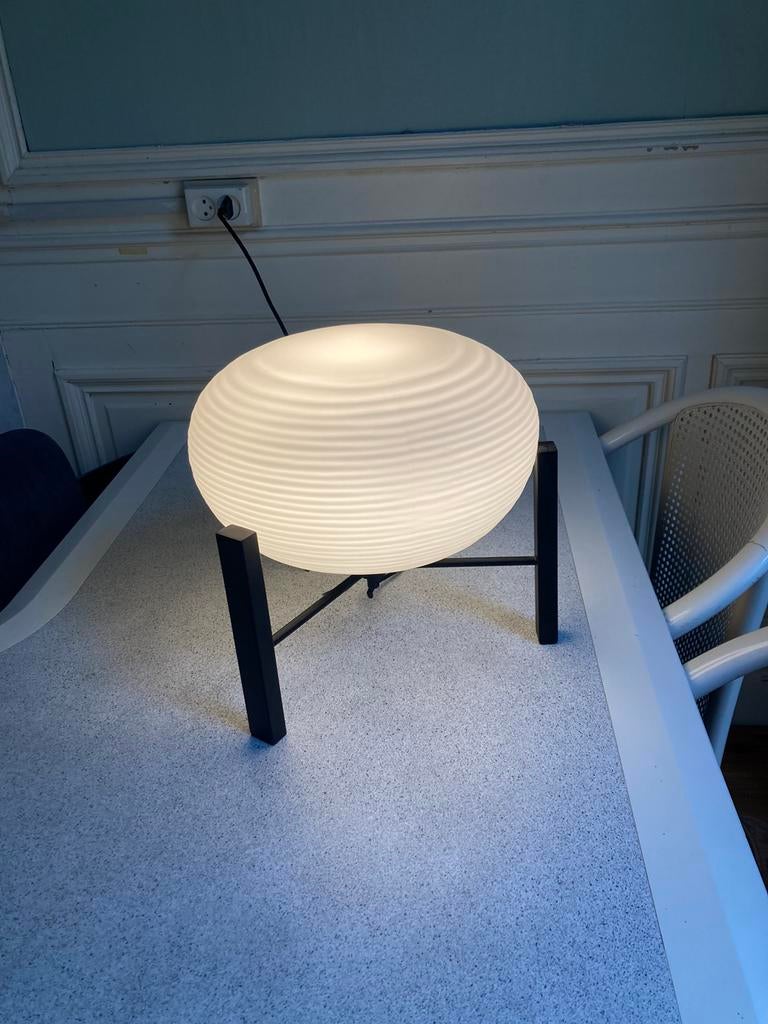 Design ufo tafellamp van wit melk glas - Rietveld lamp, Nieuw, Ophalen of Verzenden, Minder dan 50 cm, Glas