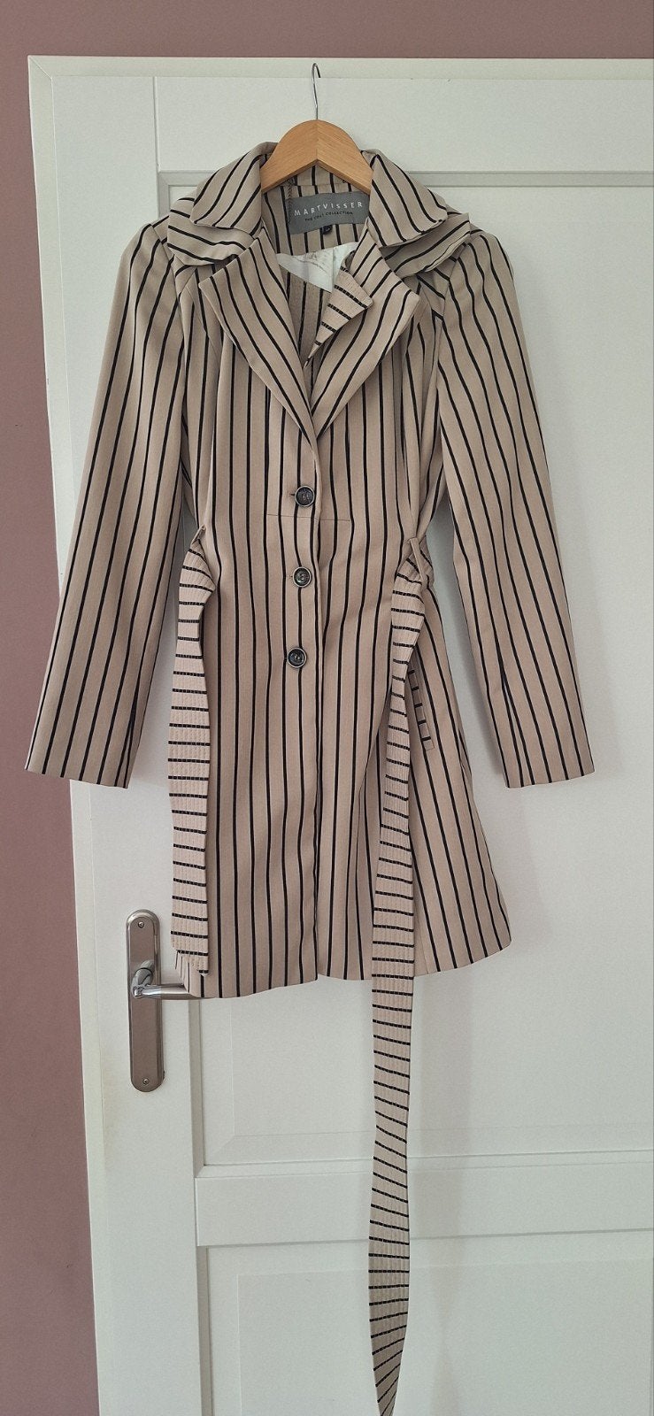 Mart Visser gestreepte trenchcoat - Zo goed als nieuw, Maat 38/40 (M), Mart Visser, Beige, Ophalen of Verzenden