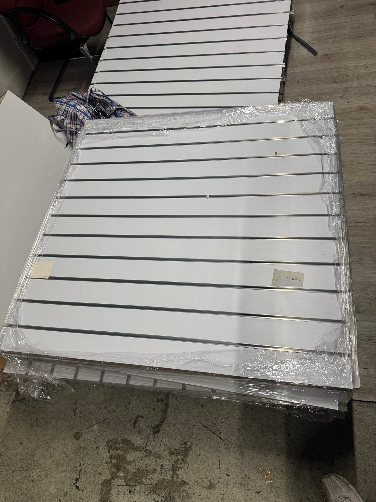 Witte slatwall panelen voor winkelpresentatie 120/120cm, Ophalen