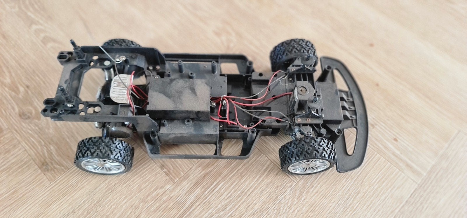 RC Auto met afstandsbediening en oplader, Elektro, Gebruikt, Ophalen of Verzenden, Auto onroad