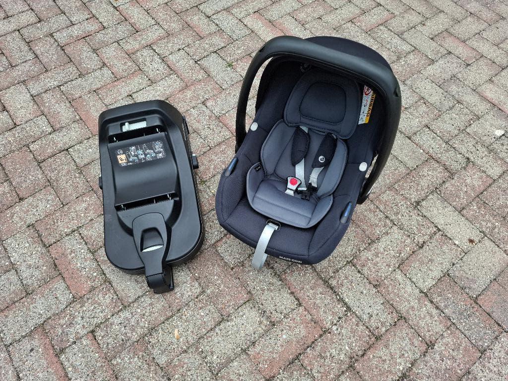 Maxi Cosi Tinca met bijbehorende base, Ophalen, Zo goed als nieuw, Isofix, 0 t/m 13 kg