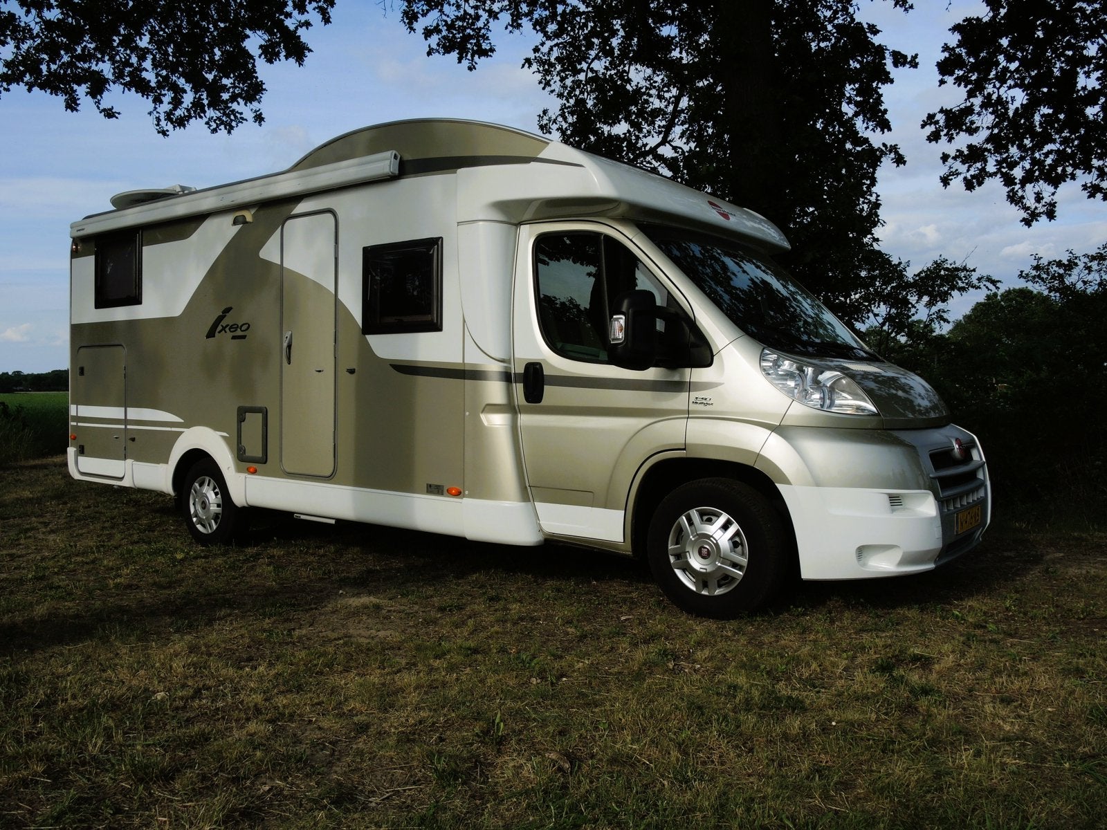 Caravans And Camping Bustner