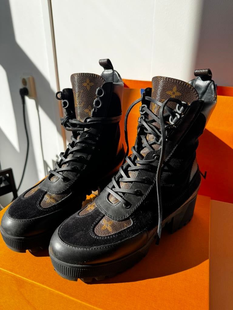 Louis Vuitton Laureate Desert Boots, Ophalen of Verzenden, Zo goed als nieuw, Zwart