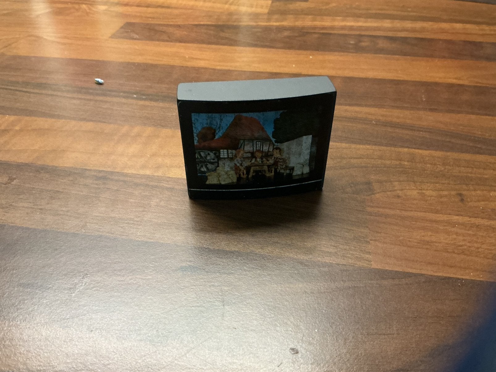 Bodo Hennig poppenhuis televisie, Ophalen of Verzenden, Zo goed als nieuw