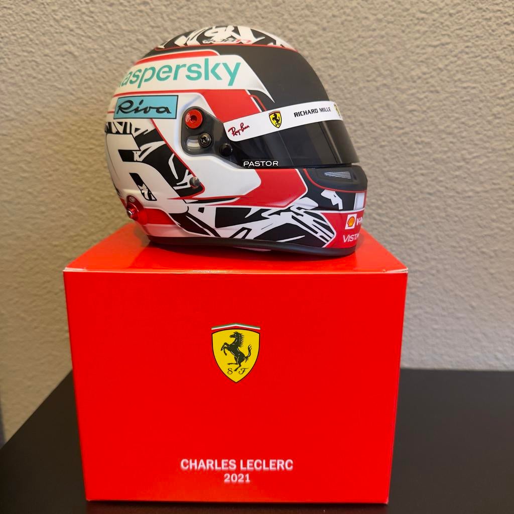 Charles Leclerc 1:2 Helm 20121 Ferrari F1 Model, Ophalen of Verzenden, Zo goed als nieuw, Formule 1