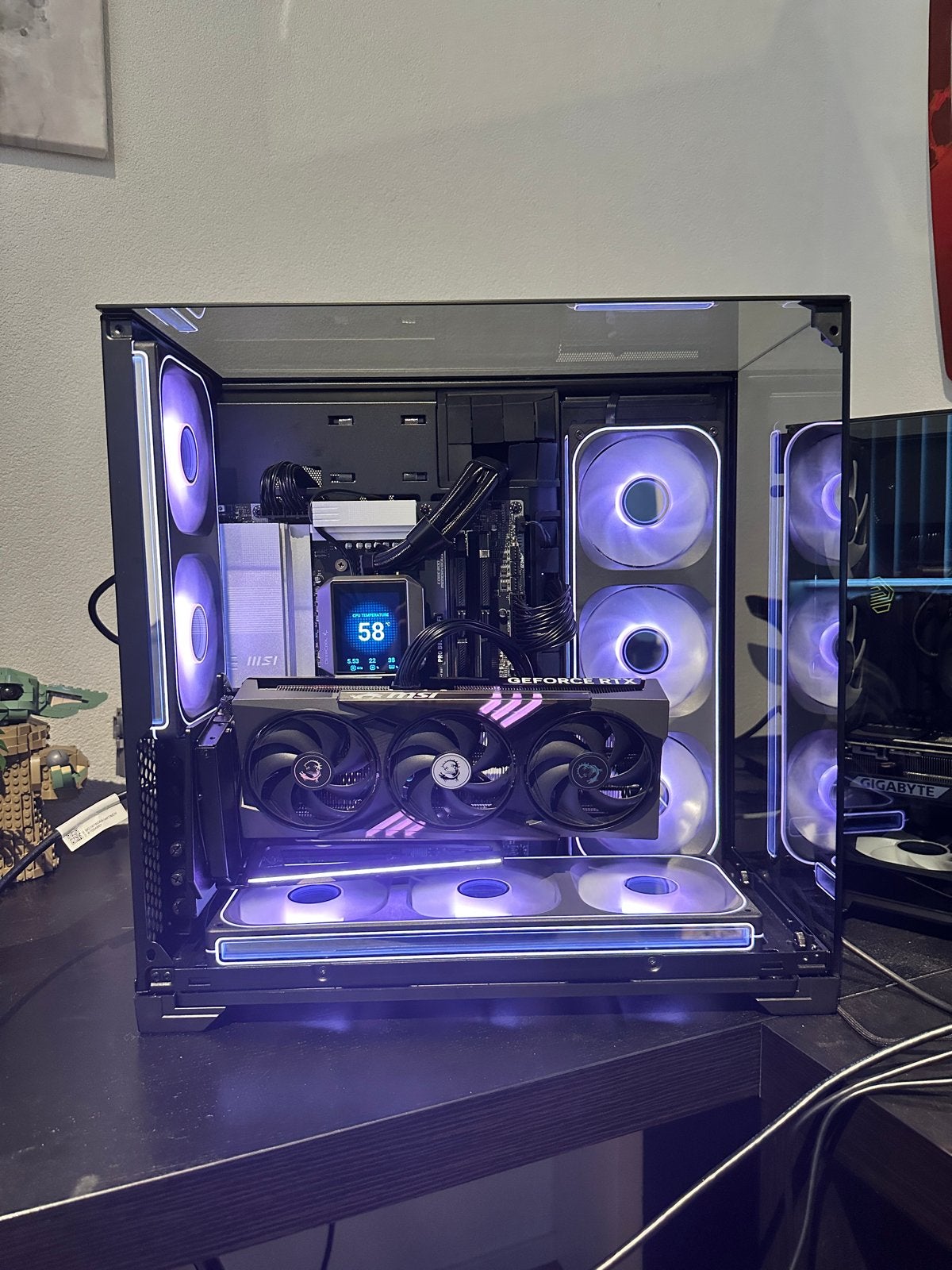 High End Gaming Pc - Ryzen 7 9700x - 5060 TI, Computers en Software, Desktop Pc's, Ophalen, Zo goed als nieuw, Gaming, SSD