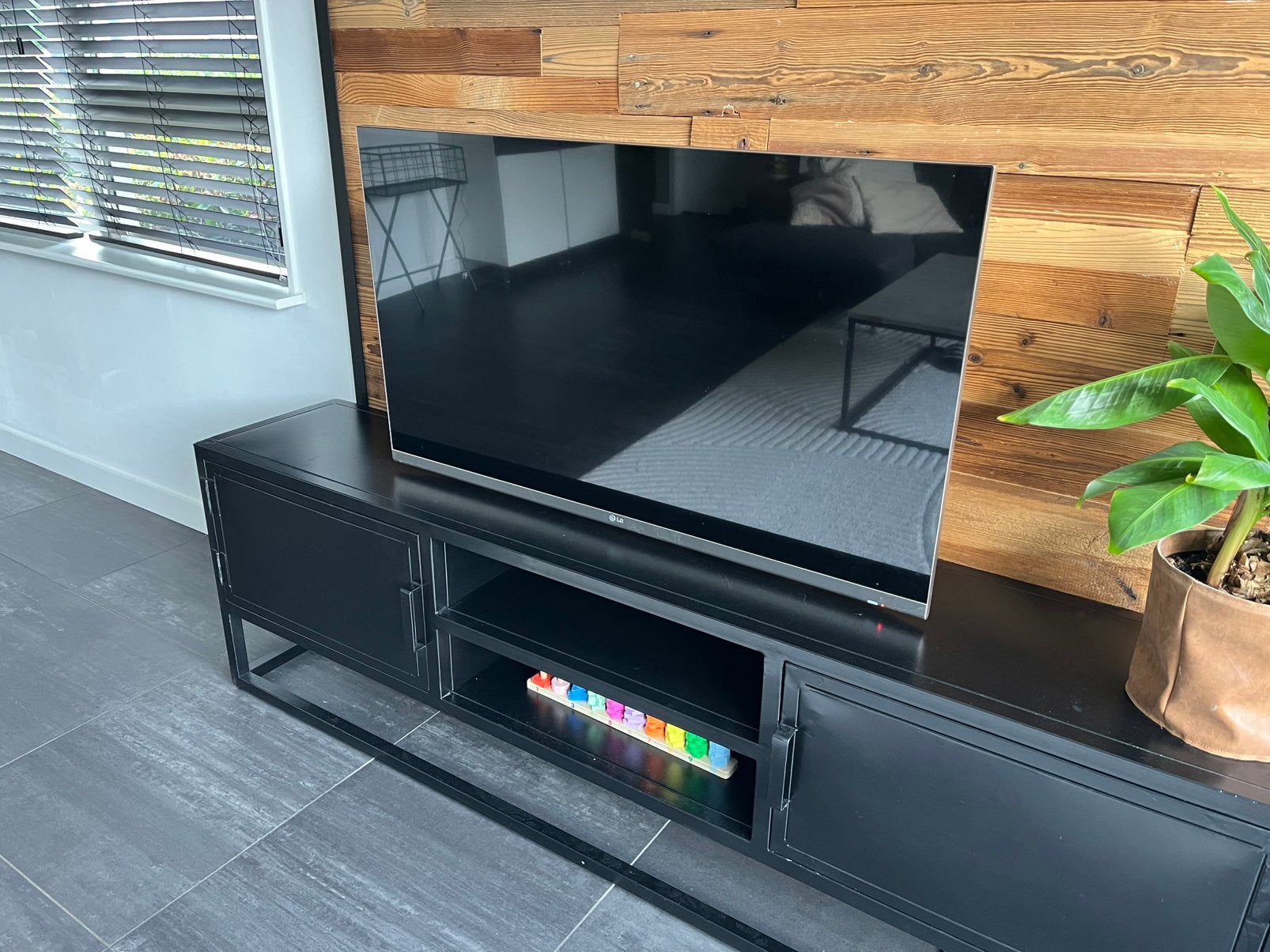 LG 47LM671S Smart TV Inclusief Muurbeugel - 47 inch, Huis en Inrichting, Kasten | Televisiemeubels, Ophalen, Zo goed als nieuw