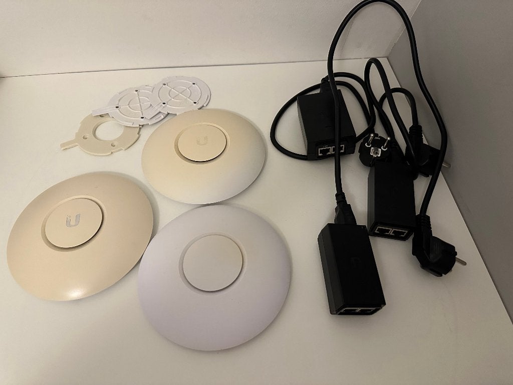 Unifi AP AC Lite Accesspoints - inc. PoE injectors / 3 stuks, Computers en Software, Accesspoints, Ophalen of Verzenden, Gebruikt