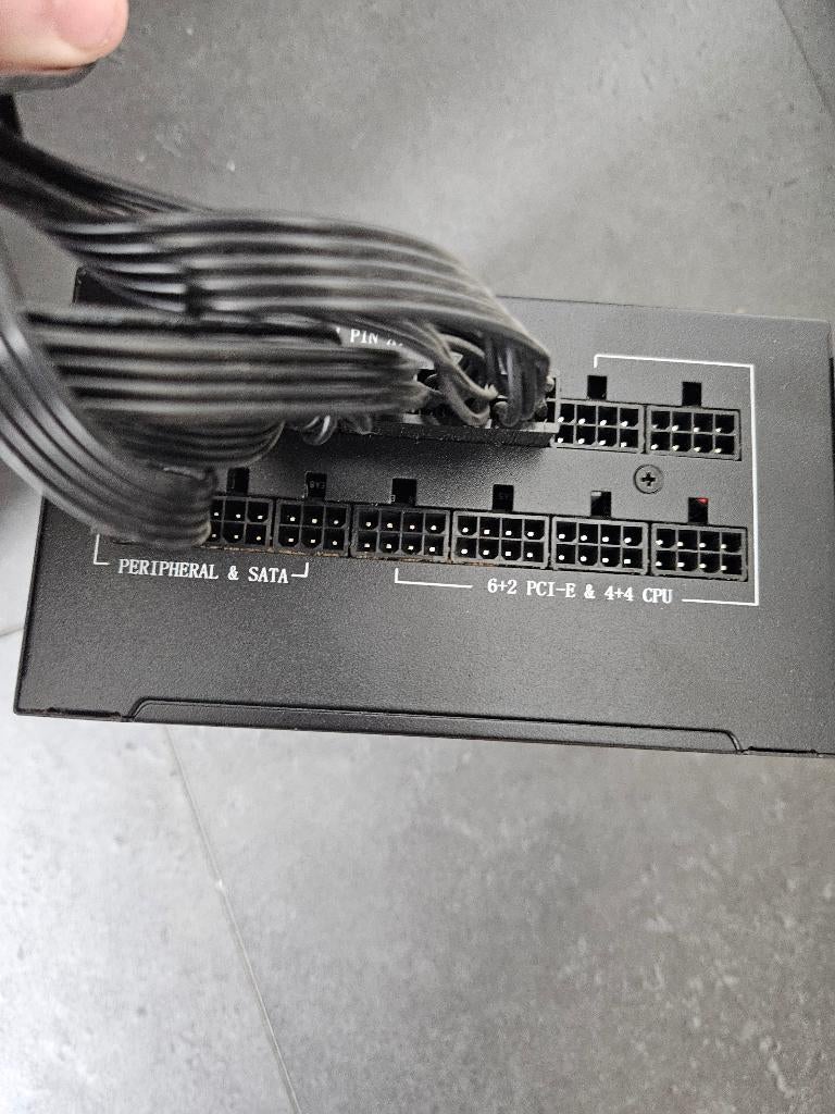 Raider 850 wat ultra gaming, Computers en Software, Ophalen, Gebruikt