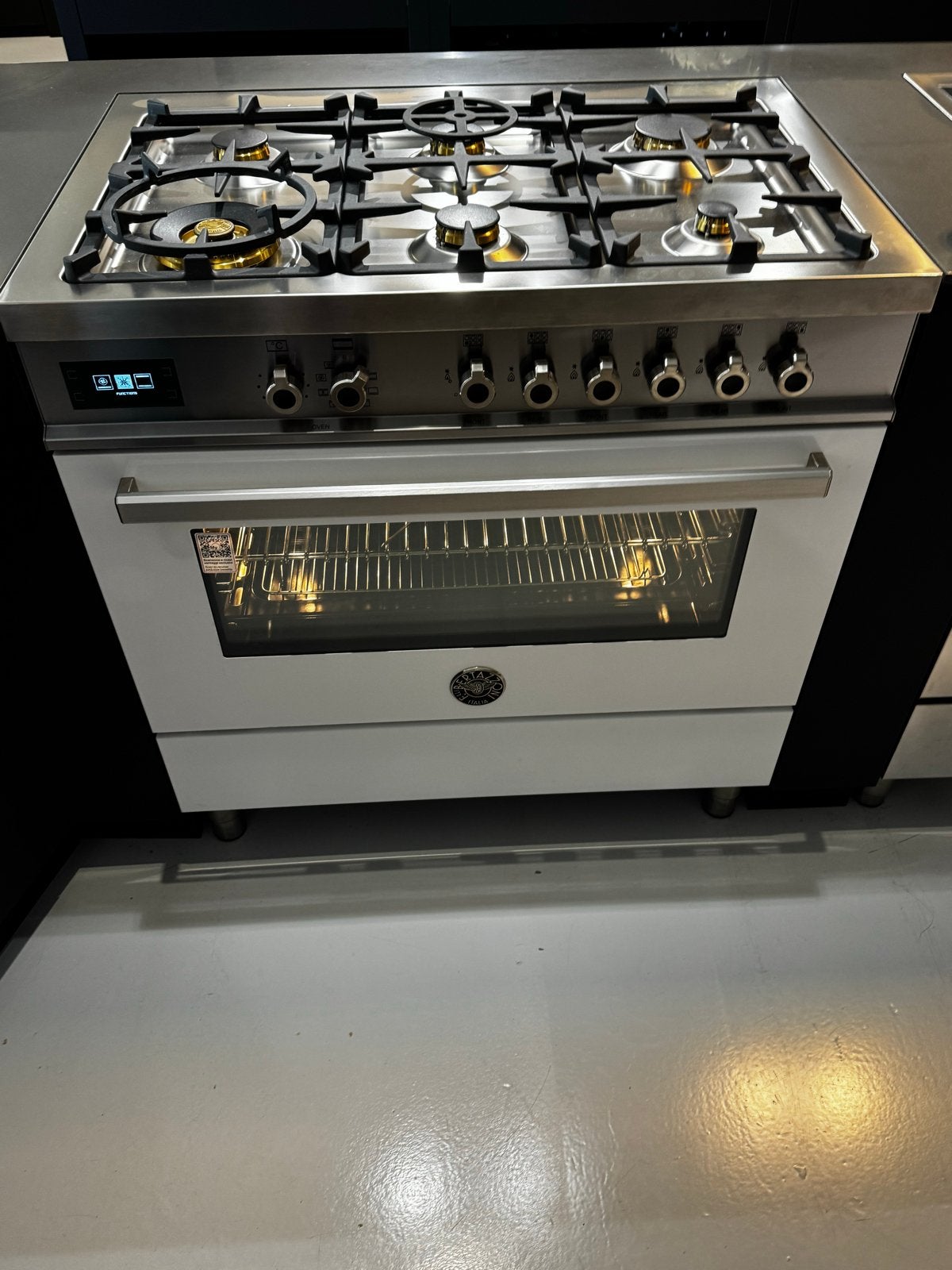1750,- Bertazzoni Professional Fornuis - Gas & Elektrisch, Ophalen, 60 cm of meer, Grill, Zo goed als nieuw