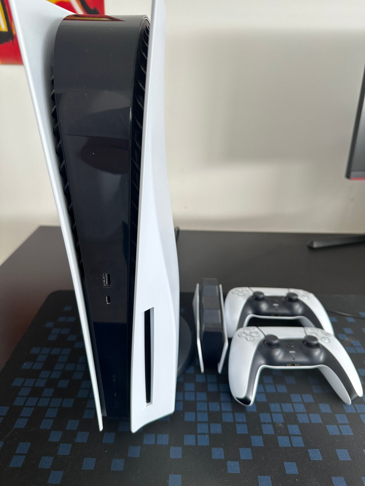 Foto 2 van Sony PlayStation 5 Disc twee controllers + charging station