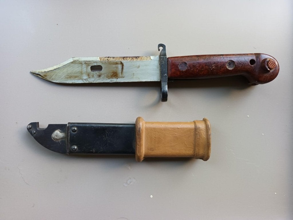 Irakese AK-47 bajonet, Ophalen of Verzenden, Landmacht, Overige gebieden, Mes of Dolk