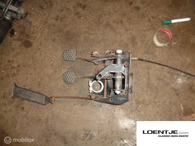 Pedalenset pedalenbak BMW E21 ('76-'84) 315 316 318 320 323i, Gebruikt, Ophalen of Verzenden, BMW, BMW