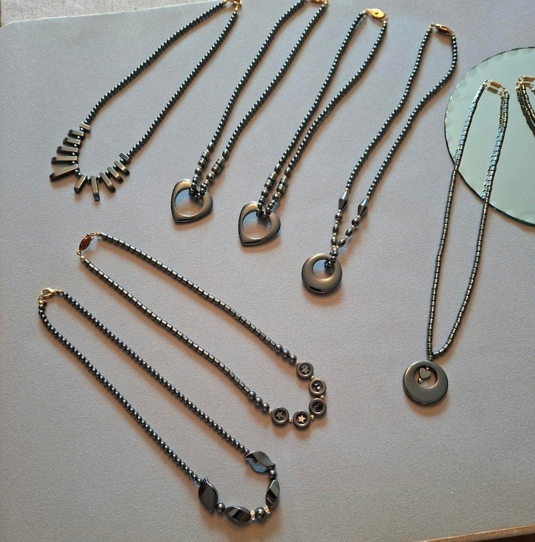 16 Vintage Hematiet Colliers - Unieke Collectie, Met hanger, Gebruikt, Ophalen of Verzenden, Steen of Mineraal