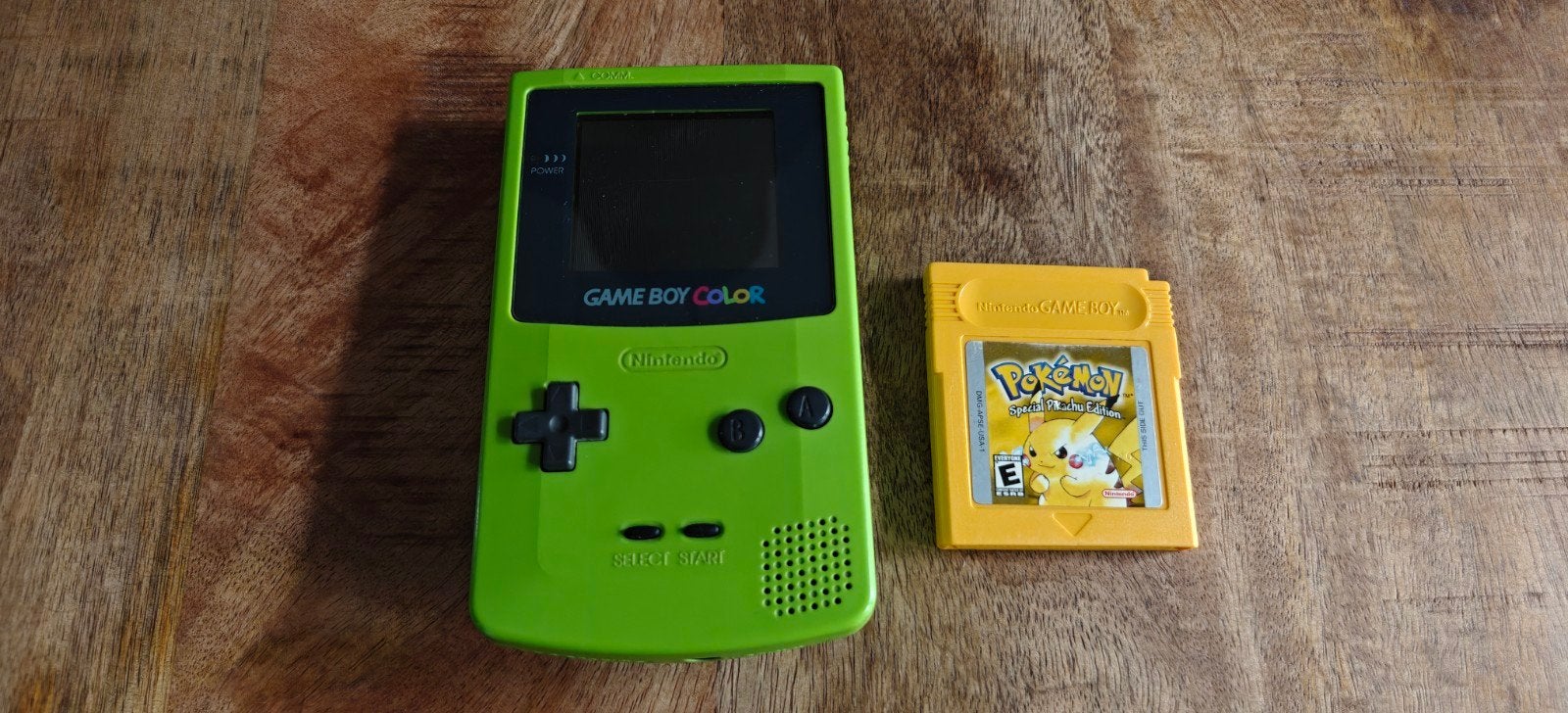 Gameboy color + Pokemon Yellow, Spelcomputers en Games, Ophalen of Verzenden, Zo goed als nieuw, Game Boy Color, Met games
