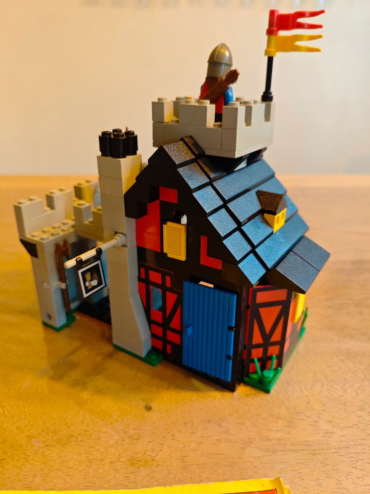 Lego 6067 Guarded Inn - topstaat compleet met instructies, Kinderen en Baby's, Speelgoed | Duplo en Lego, Lego, Ophalen of Verzenden