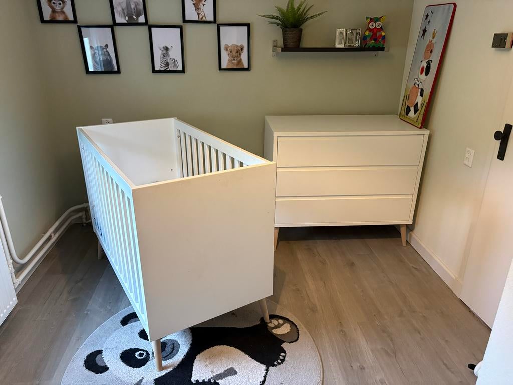 Kidsmill Sterre Ledikant 60x120 Wit met Commode, Ophalen, Zo goed als nieuw, Lattenbodem, Minder dan 140 cm