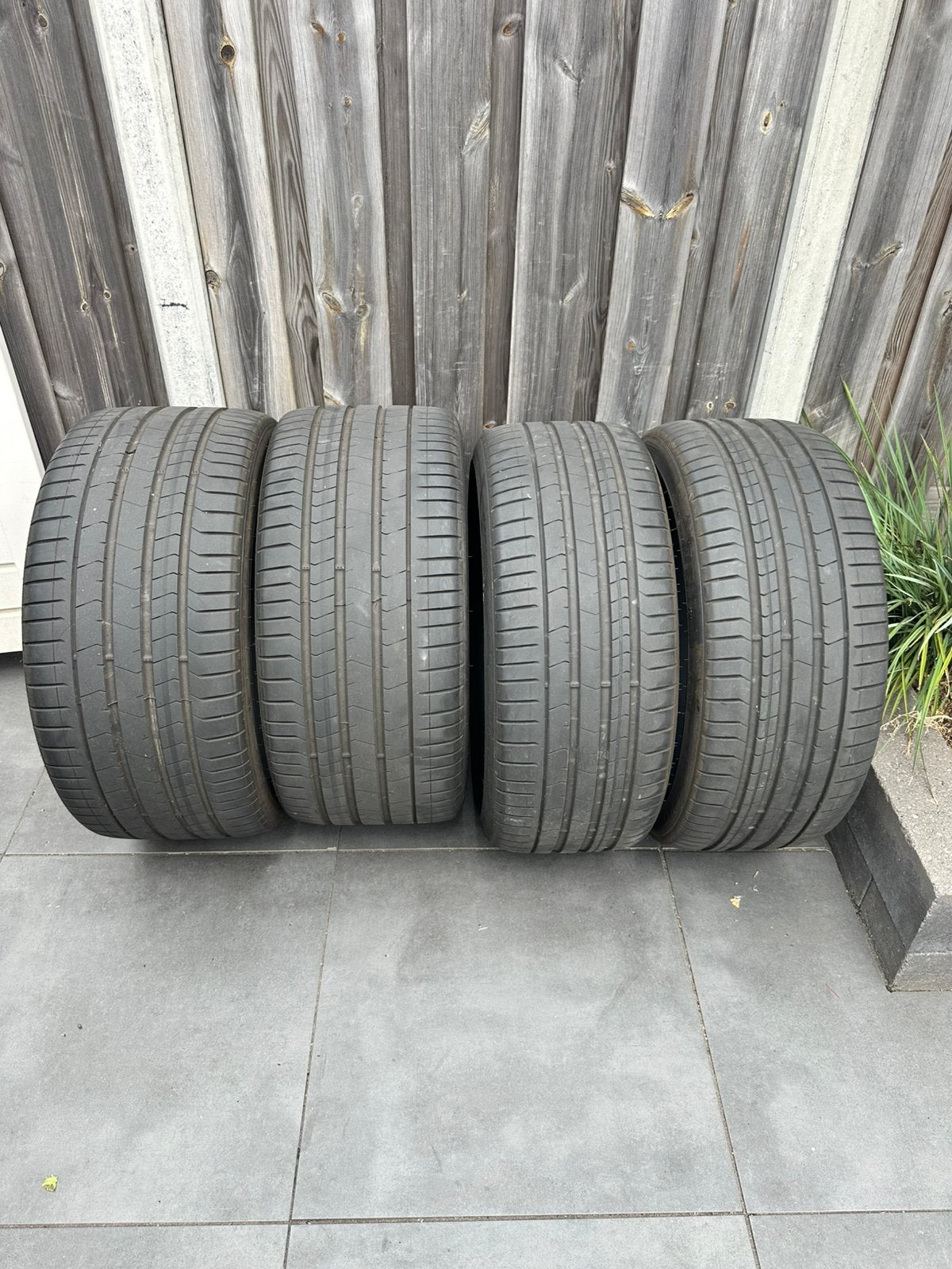 Pirelli zomerbanden 275 35 22 + 315 30 22 in goede staat!, Auto-onderdelen, Banden en Velgen, Nieuw, Overige maten, Ophalen of Verzenden