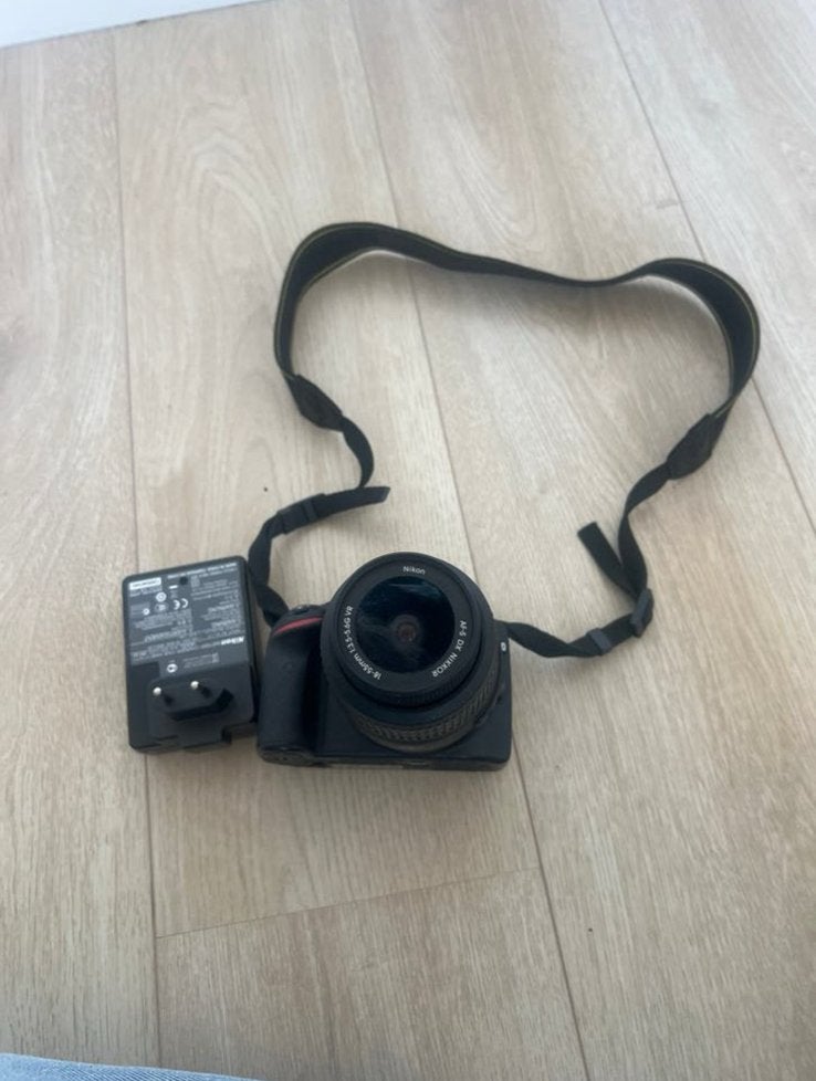 Nikon D3200 spiegelreflexcamera met lens en oplader, Ingebouwde flitser, Gebruikt, Spiegelreflex, Verzenden