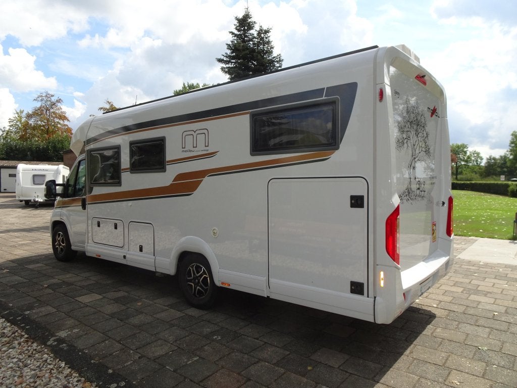 Schitterende Carthago Malibu T490LE, Caravans en Kamperen, Campers, Automaat, Chemisch toilet, Ringverwarming, Fiat