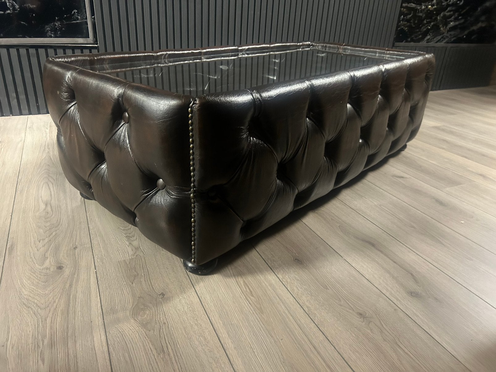 Chesterfield Lederen Salontafel!!! 🇬🇧🇬🇧, Huis en Inrichting, Banken | Bankstellen, Ophalen of Verzenden, Zo goed als nieuw