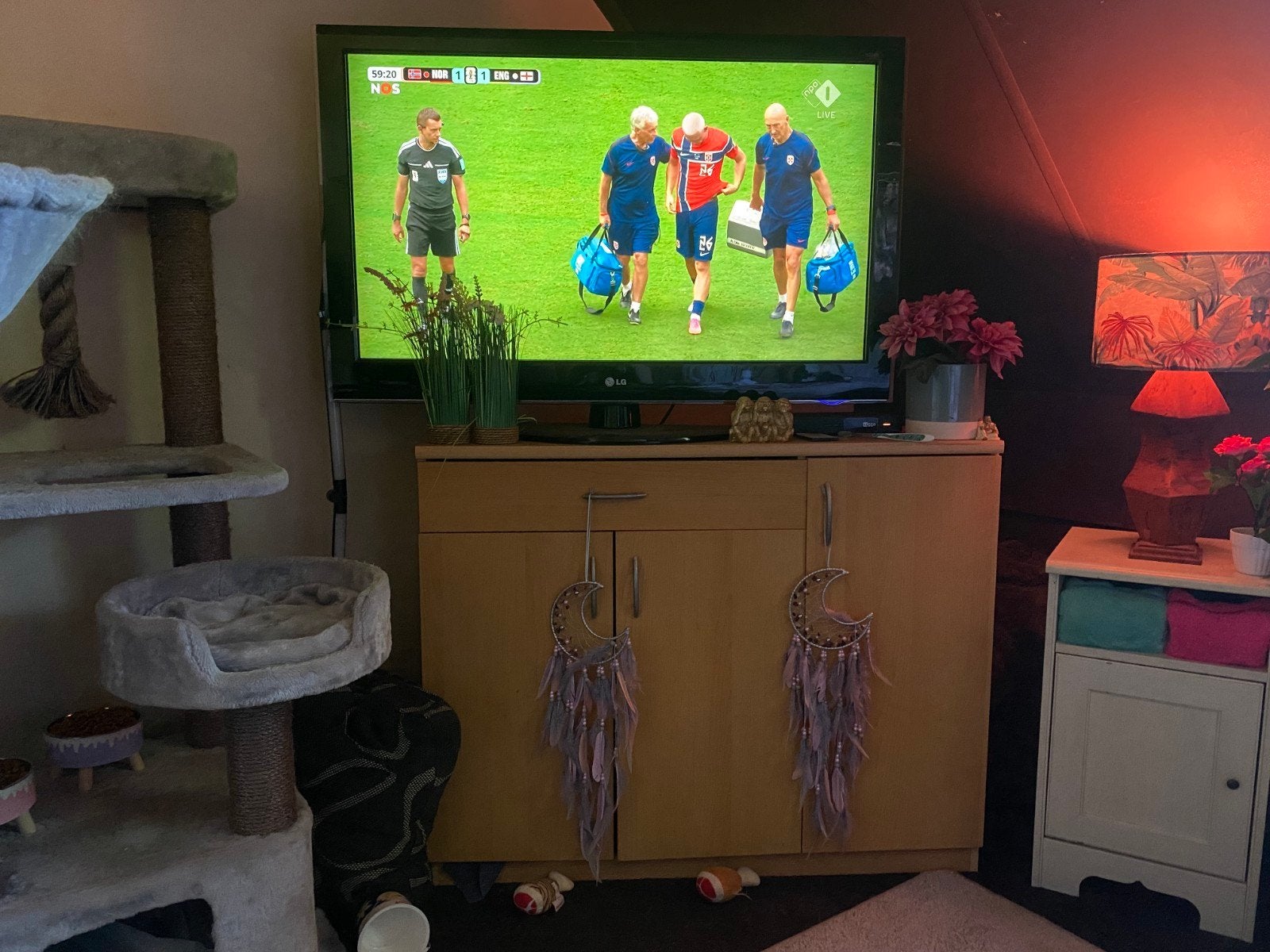 2 gratis stevige dressoirs, Ophalen, Gebruikt, 25 tot 50 cm, 50 tot 100 cm