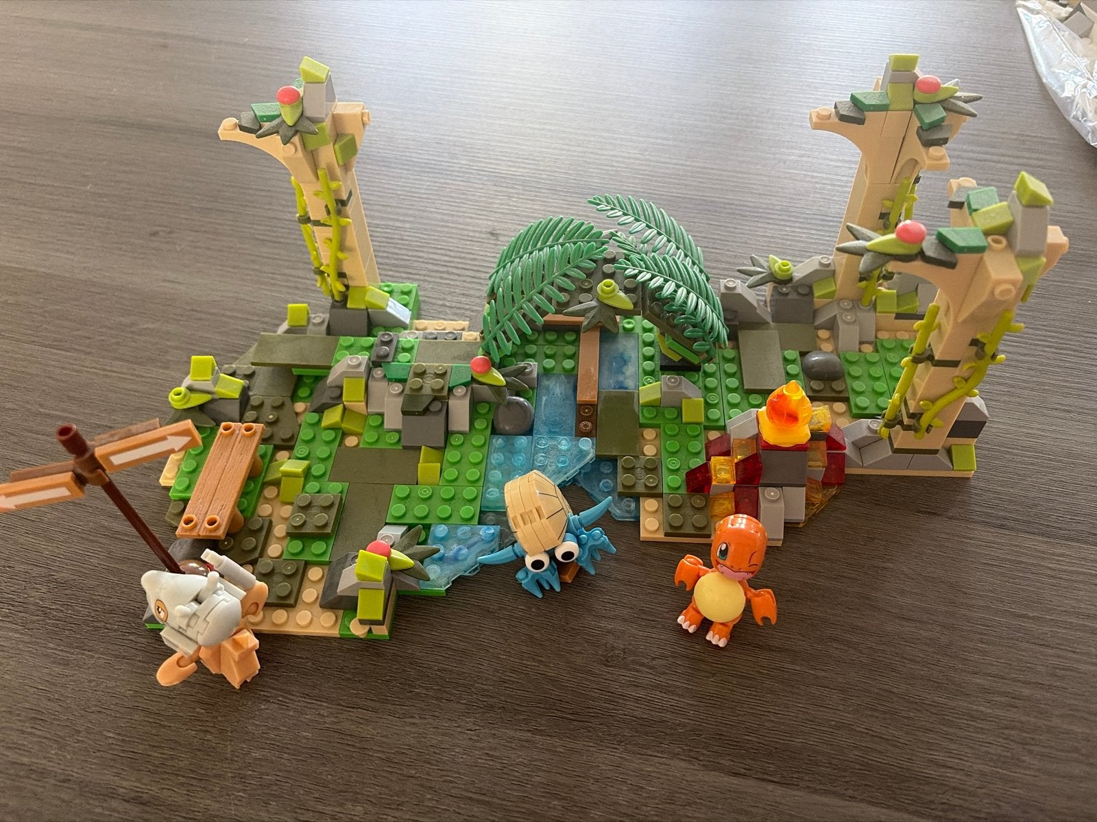 Mega Pokémon Jungle Ruïne, Ophalen of Verzenden, Zo goed als nieuw, Megabloks