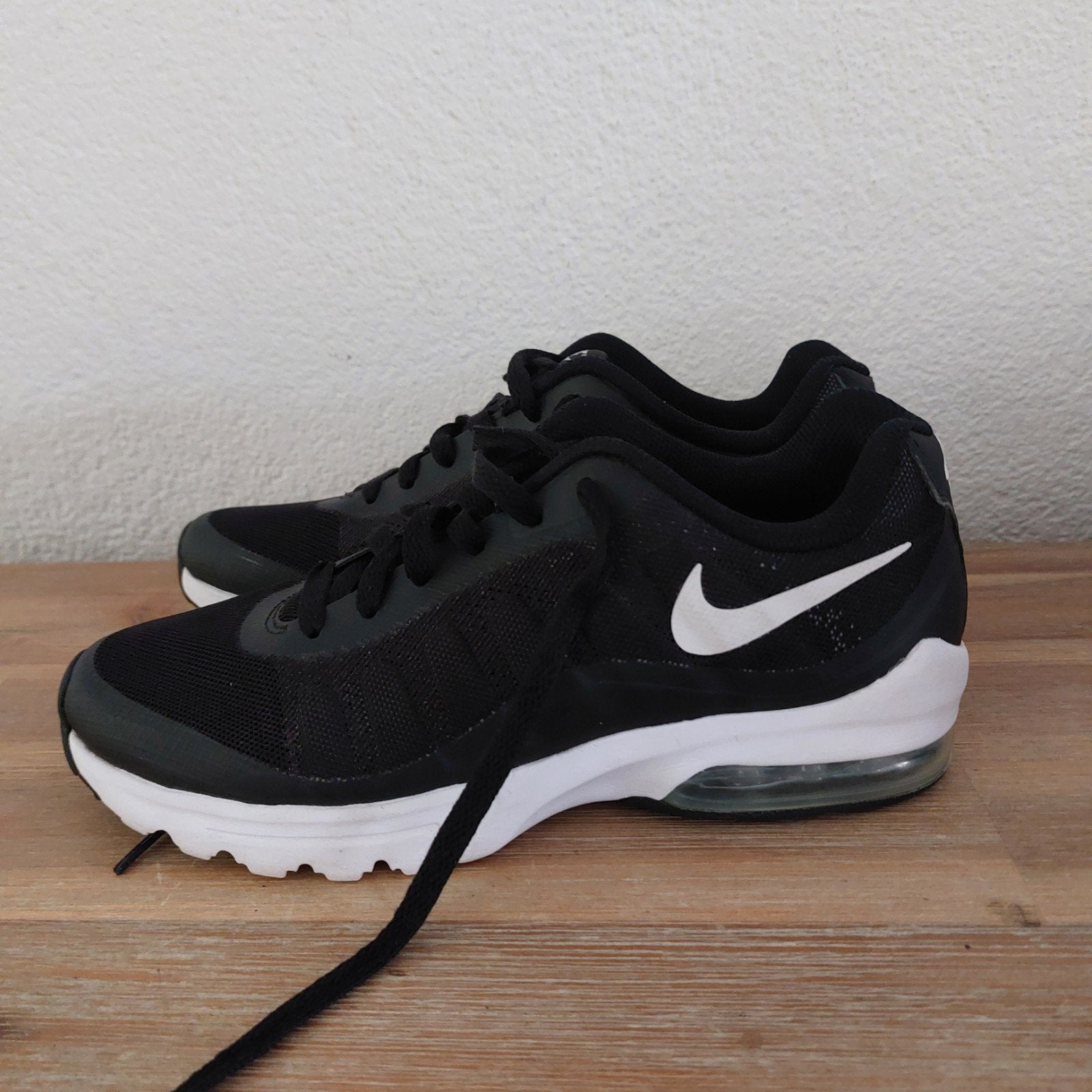 Nike Air Sneakers maat 40
Nieuwprijs:139 euro,graag serieus, Zwart, Ophalen of Verzenden, Nike Air, Sneakers of Gympen