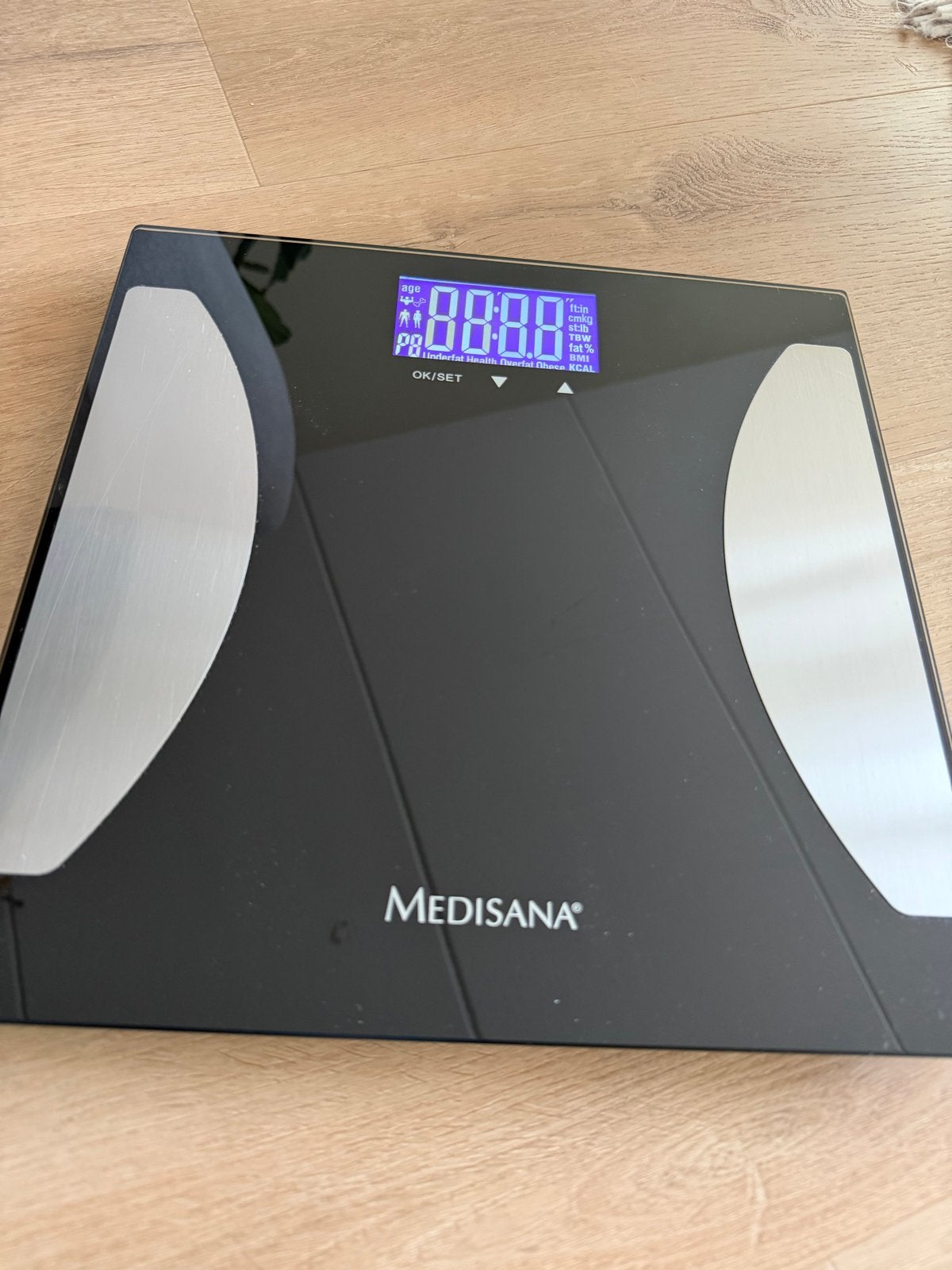Medisana Personenweegschaal + Lichaamsanalyse, Ophalen, Gebruikt, 1 tot 500 gram, 100 kg of meer