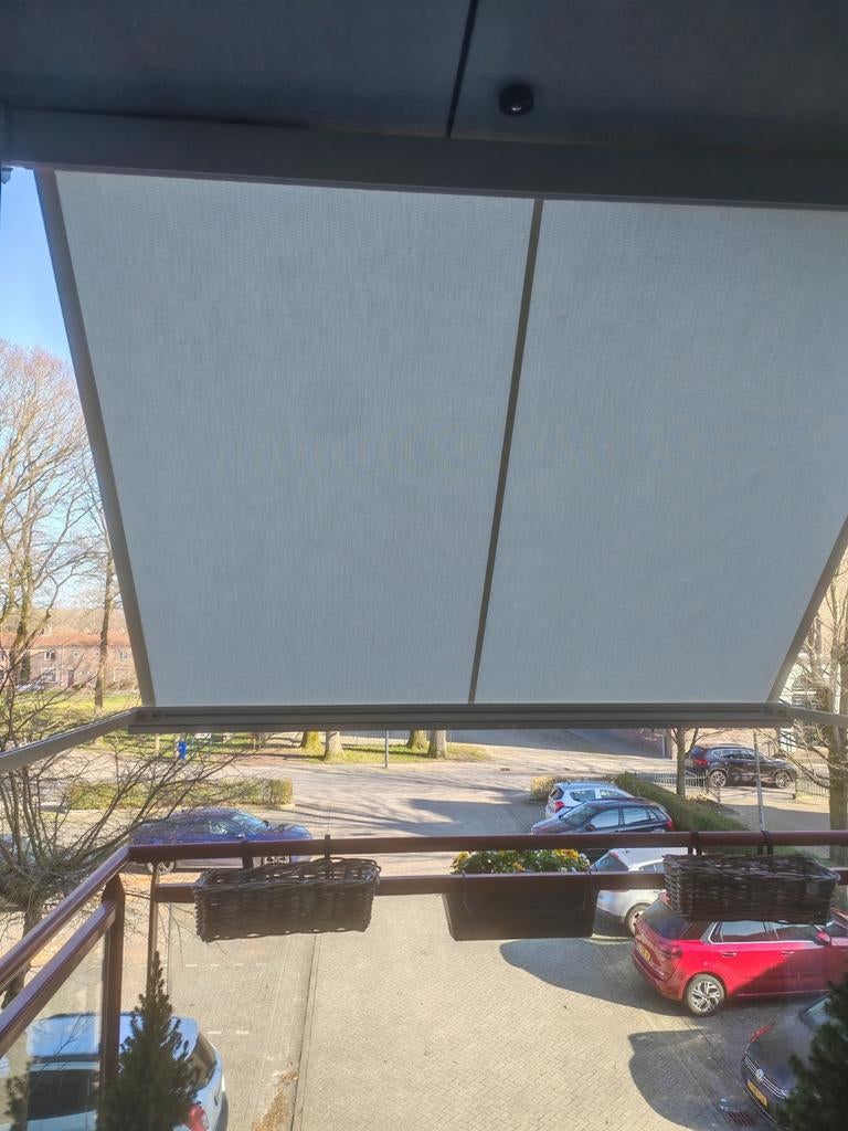 Zonnescherm uitvalscherm DGL Solar Semi Cassette, Ophalen, Zo goed als nieuw, Knikarmscherm, Elektrisch