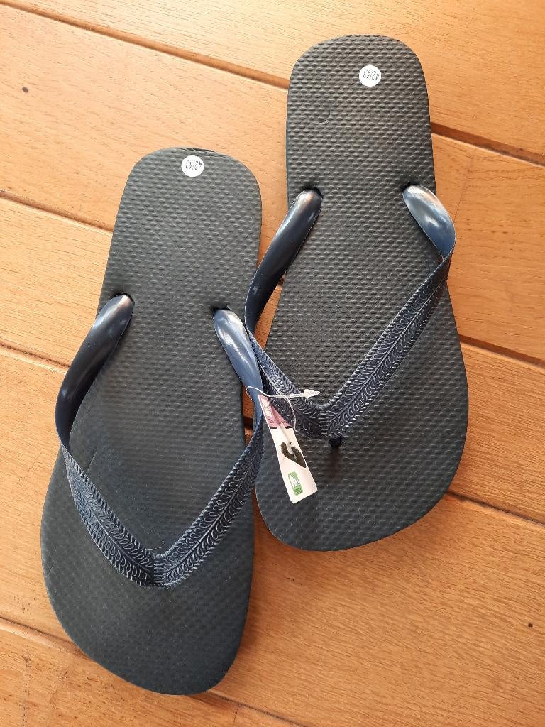 Teenslippers donker blauw- maat 42/43 - flip flops slippers, Kleding | Dames, Schoenen, Ophalen of Verzenden, Nieuw, Blauw