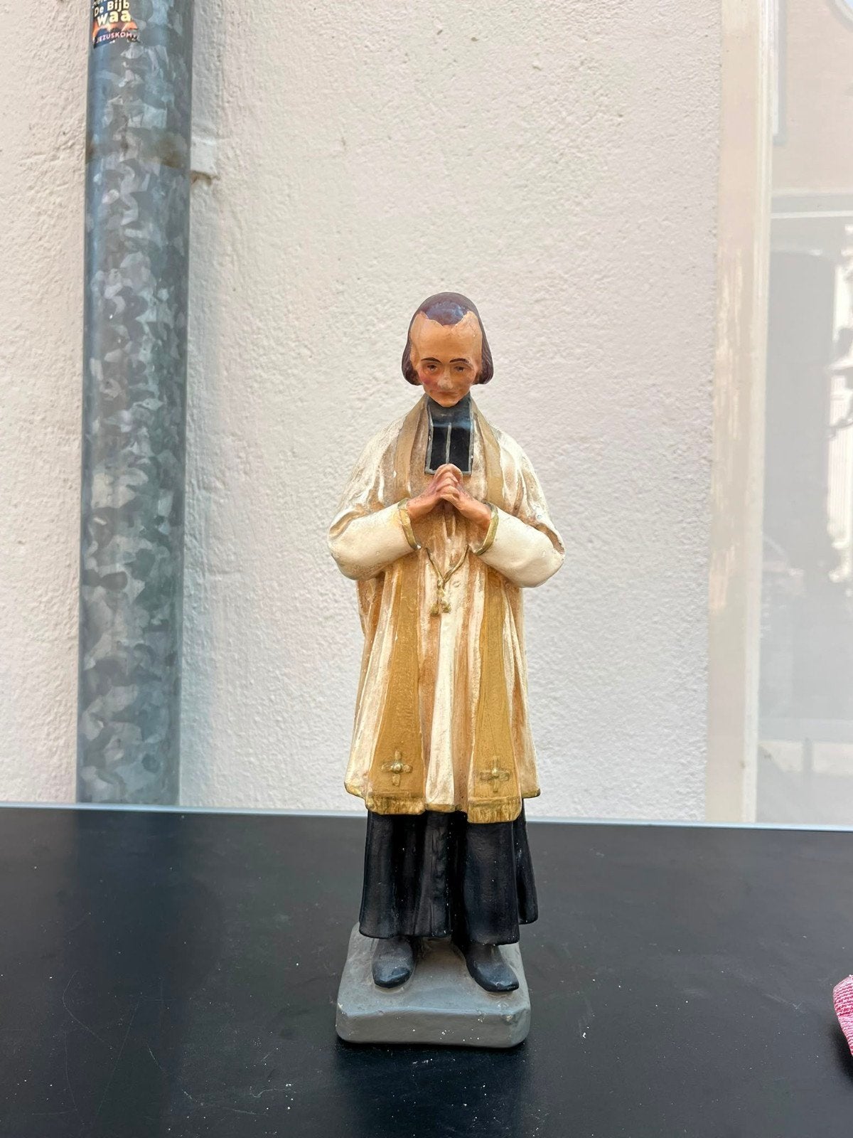 Vintage Priesterbeeldje - Handgeschilderd gips, Ophalen of Verzenden