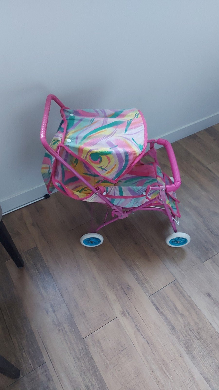 Roze poppenwagen met kleurrijk patroon, Ophalen of Verzenden, Gebruikt, Overige typen